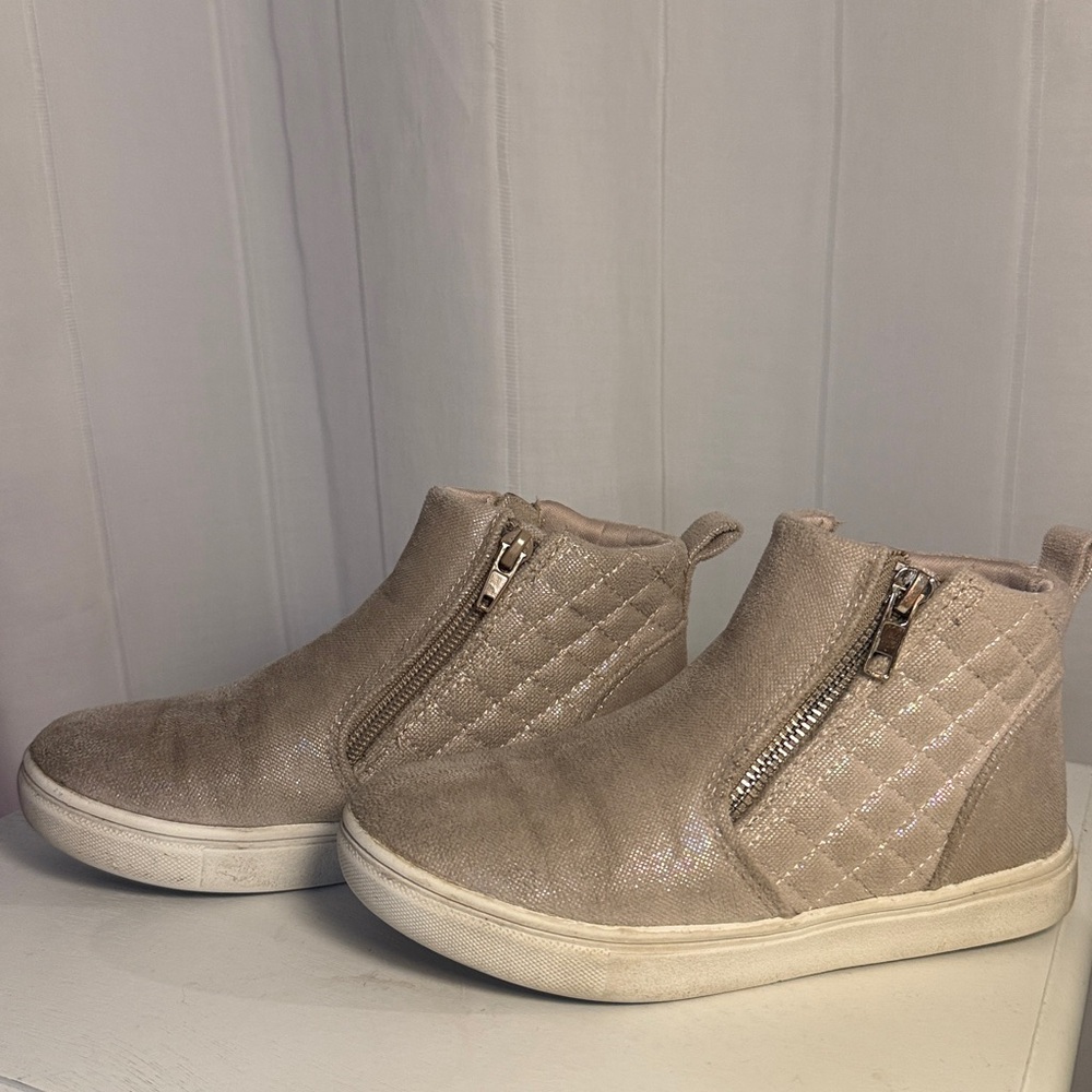 Steve Madden Beige Sneakers